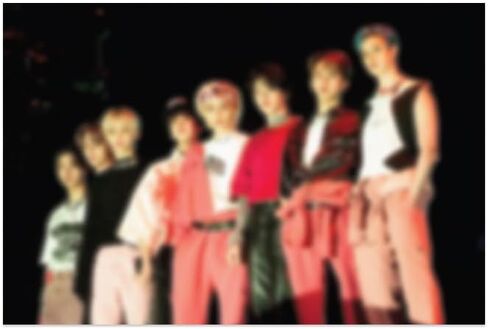 محتويات الجولة العالمية الثانية لـ Stray Kids MANIAC في سيول + كتاب الصور + ملصق قابل للطي على العبوة + تتبع SKZ مختوم (مجموعة كاملة (DVD + Blu-ray)) in Kuwait
