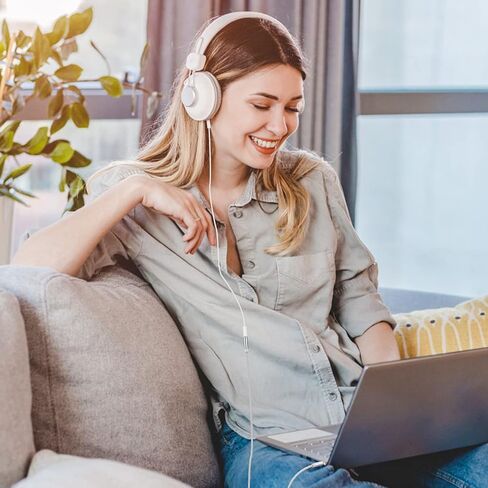 3.5mm Male to Female Audio Cable, 3.5mm Headphone Stereo Jack Extension Cord for Phones, Tablets, MP3 Players and More (6.6Ft / 2M, Black) in Kuwait