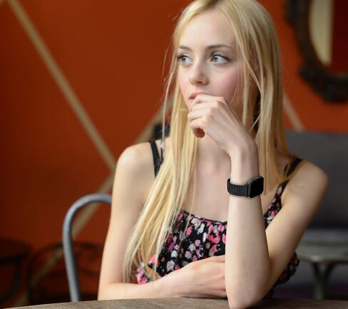 3Plus Vibe Pro Watch Series 1.78in شاشة AMOLED كبيرة تعمل باللمس، الصحة واللياقة البدنية، بطارية تدوم 21 يومًا، ساعة ذكية لتعقب النوم، BO2، معدل ضربات القلب، مقاومة للماء 5ATM in Kuwait