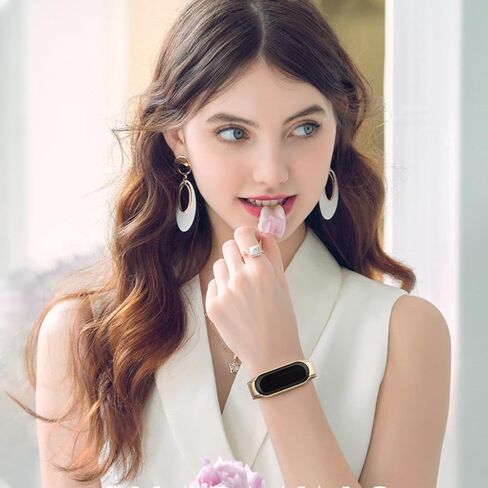 أساور Oumida المعدنية لـ Xiaomi Mi Band 5/ Xiaomi Mi Band 6، سوار معصم مسامي لـ Amazfit Band 5/Amazfit Band 6، حزام بديل من الفولاذ المقاوم للصدأ قابل للتعديل مع مشبك معدني للنساء والرجال in Kuwait