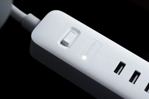 WYZE Surge Protector, 3 USB Ports, 3-Outlets, 15A Overload Protection, 4ft Power Cord, Work from Home, UL and FCC Certified, White in Saudi Arabia