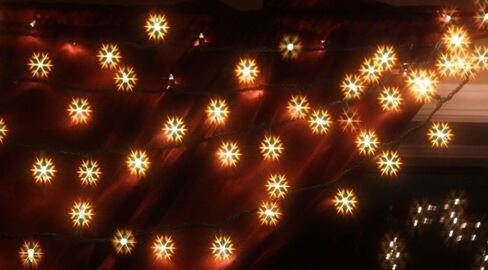 20 Holiday Specs Christmas Glasses from American Paper Optics Turn Holiday lights into magical images in Saudi Arabia