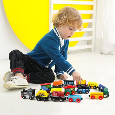 مجموعة قطارات مغناطيسية مكونة من 12 قطعة من سيارات القطار الخشبية من Wondertoys تتضمن 3 محركات وحقيبة تخزين - مجموعة قطارات خشبية للأطفال الصغار متوافقة مع مسارات مجموعة قطارات العلامات التجارية الكبرى - قطارات لطاولة القطار in Kuwait