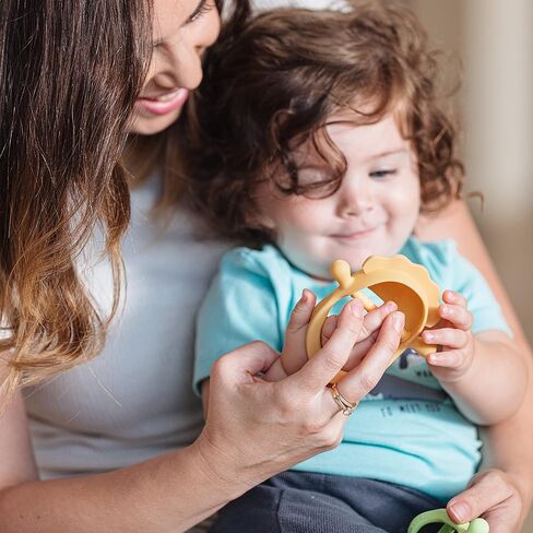 قفاز تسنين من السيليكون من نوبي - حلقة عضاضة خالية من مادة BPA - لعمر 3 أشهر فما فوق - كوالا in Kuwait