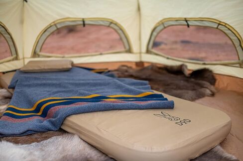 وسادة نوم DOD Soto للتخييم - مرتبة تخييم ذاتية النفخ وسميكة للغاية ووسادة تخييم - أسمر ضارب للصفرة - صغيرة in Kuwait