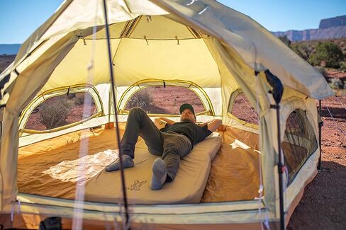 وسادة نوم DOD Soto للتخييم - مرتبة تخييم ذاتية النفخ وسميكة للغاية ووسادة تخييم - أسمر ضارب للصفرة - صغيرة in Kuwait