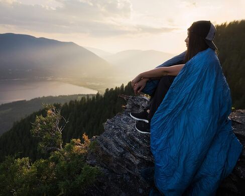Klymit Versa Packable Camping Blanket & Comforter in Kuwait