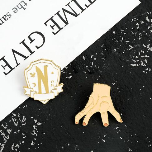 شعر مستعار فومي وينزداي أدامز، مجموعة شعر مستعار أسود مع شارة يد وقلادة، عصابة رأس طويلة سوداء مضفرة شعر مستعار للحفلات التنكرية للهالوين (متوسط) in Kuwait
