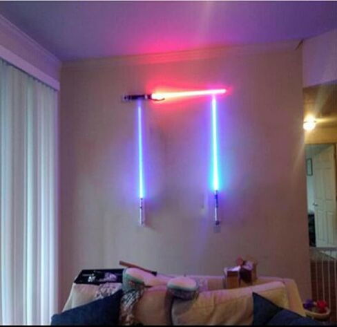 حامل عرض حائطي من MANNIFEN Lightsaber Lightsaber مثبت على الحائط من الأكريليك (قطعة واحدة باللون الأسود) in Kuwait