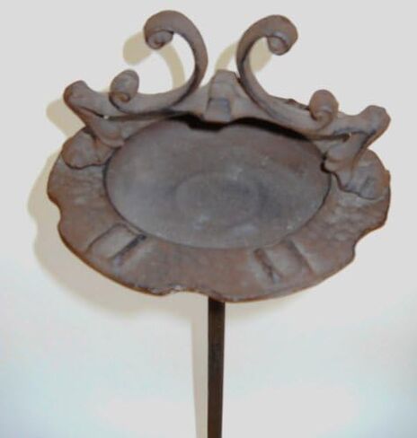 طفاية سجائر من الحديد الزهر مع مقبض بتصميم عتيق محمول in Kuwait