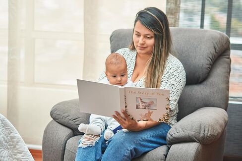 مساحة لصورة الطفل على غلاف كتاب الطفل، مجموعة تذكار لكتاب الطفل مكونة من 24 ملصقًا للتواريخ المهمة، كتاب ذاكرة الطفل 60 صفحة، ألبومات صور الطفل، كتاب السنة الأولى للطفل، كتاب تذكار الطفل in Kuwait