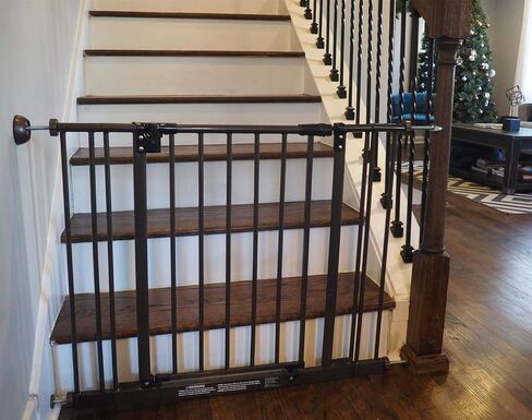 واقي حائط صغير من Baby Gate Guru مكون من 4 قطع - أسود - وسادات أكواب لحماية جدرانك من بوابات الأطفال المثبتة بالضغط، وبوابات الحيوانات الأليفة، وبوابات الأمان، وقضبان ستائر الدش، والمزيد (4 عبوات، أسود) in Kuwait