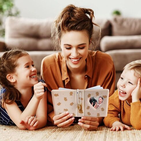 3 بوصة Photocard Binder Kpop Photocard حامل كتاب صغير ألبوم الصور Photocard ID حامل الحب القلب جوفاء ألبوم Kpop مع قلادة 40 جيوب (الدب) in Kuwait