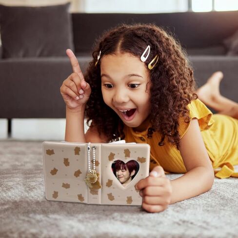 3 بوصة Photocard Binder Kpop Photocard حامل كتاب صغير ألبوم الصور Photocard ID حامل الحب القلب جوفاء ألبوم Kpop مع قلادة 40 جيوب (الدب) in Kuwait