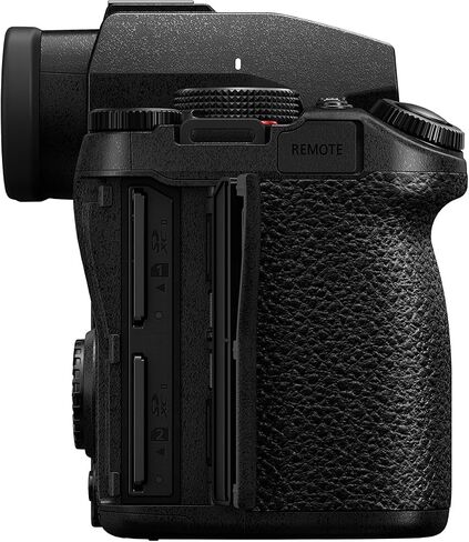كاميرا باناسونيك LUMIX G9II Micro Four Thirds، مستشعر 25.2 ميجابكسل مع عدسة 12-60 مم F2.8-4.0 - DC-G9M2LK (متجددة) in Saudi Arabia