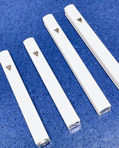 حافظة A&S Mezuzot Alumium Mezuzah باللون الفضي بتصميم شين مقاوم للطقس، باب Mezuza Judaica Art لمباركة المنزل (أسود، 5 بوصات) in Saudi Arabia