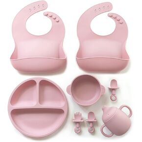 مجموعة مستلزمات الفطام للأطفال من كلوفر كلوفر، 9 قطع - مجموعة تغذية الأطفال الصغار - طبق شفط مقسم من السيليكون مع غطاء، وعاء شفط، كوب سيبي، 2 مريلة، 2 ملعقة ناعمة وشوكة 6 أشهر فما فوق (وردي غير لامع) in Kuwait