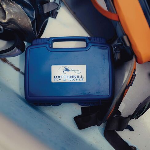 صندوق صيد ذباب في المياه المالحة من باتنكيل | 10 قطع ذباب متين مع ذباب جاف ورطب | خطافات وزنجرز واقلام | تشكيلة متنوعة من السنوك في المياه المالحة / السمك الاحمر / تاربون | صندوق معالجة متين in Kuwait