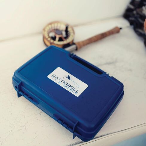 صندوق صيد ذباب في المياه المالحة من باتنكيل | 10 قطع ذباب متين مع ذباب جاف ورطب | خطافات وزنجرز واقلام | تشكيلة متنوعة من السنوك في المياه المالحة / السمك الاحمر / تاربون | صندوق معالجة متين in Kuwait