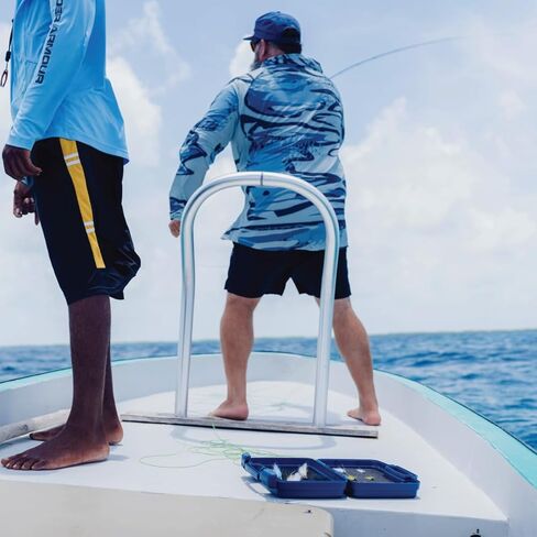 صندوق صيد ذباب في المياه المالحة من باتنكيل | 10 قطع ذباب متين مع ذباب جاف ورطب | خطافات وزنجرز واقلام | تشكيلة متنوعة من السنوك في المياه المالحة / السمك الاحمر / تاربون | صندوق معالجة متين in Kuwait