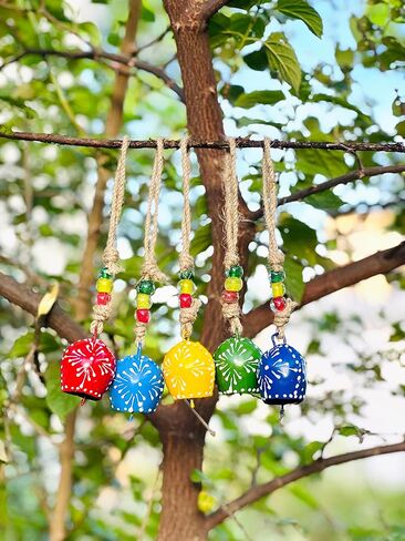 مجموعة من 5 أجراس من بيلشوب، أجراس مطلية متعددة الألوان مصنوعة يدويًا لتعليق المنزل والحديقة وأجراس البقر وصانعات الضوضاء وديكور حائط المزرعة وديكور المكتب والخارجي مجموعة من 5 أجراس 7 سم in Kuwait