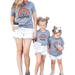 تي شيرت Mommy and Me بألوان قوس قزح بأكمام قصيرة، ملابس غير رسمية لعيد الأم، ملابس صيفية متطابقة in Kuwait