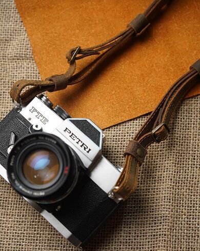 حزام كتف ورقبة للكاميرا مصنوع يدويًا من جلد البقر الشمعي من بول ستوريز، حزام كاميرا من الجلد المحبب بالكامل قابل للتعديل in Kuwait