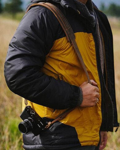 حزام كتف ورقبة للكاميرا مصنوع يدويًا من جلد البقر الشمعي من بول ستوريز، حزام كاميرا من الجلد المحبب بالكامل قابل للتعديل in Kuwait