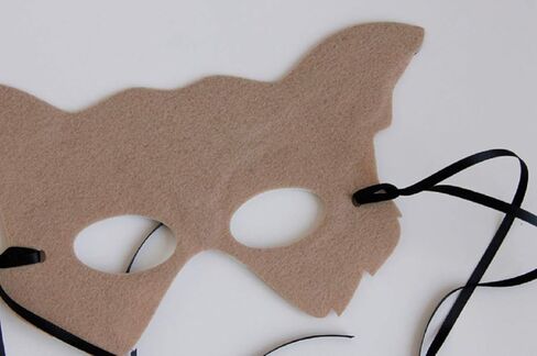 قناع تنكري للرجال والنساء، قناع عيون نصف وجه من الغزلان قناع العين كرة عيد الميلاد لحفلات الأزياء التنكرية. in Kuwait