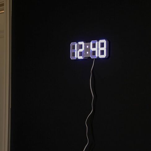 ساعة LED بسيطة من Lily's Home مع 3 مستويات سطوع قابلة للتعديل ومحول طاقة تيار متردد/تيار مستمر - ساعة مكتب LED رقمية | ساعة حائط | ساعة منبه - ابيض in Saudi Arabia