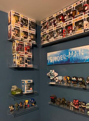 B الجدار العائم باللونين الأسود والأبيض الشفاف in Kuwait