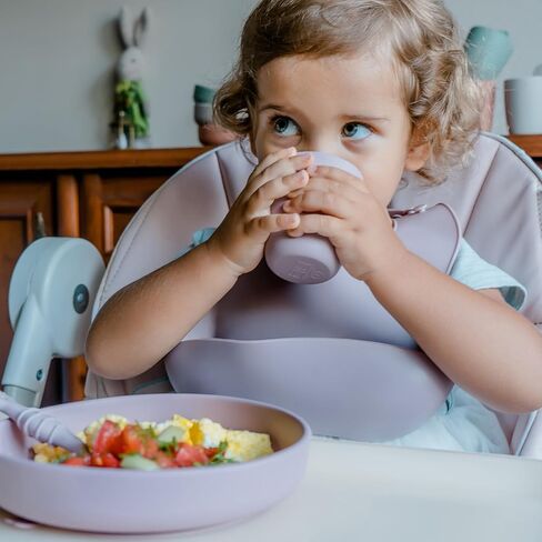 كوب سيليكون للأطفال الصغار من AULEGE، 2 كوب تدريب للشرب من السيليكون خالٍ من مادة BPA لمدة 6 أشهر فما فوق، 4 أونصة سائلة. كوب صغير مفتوح للأطفال الرضع (المريمية والأثير) in Kuwait