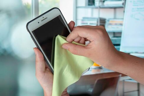 Ed Hicks 8* Premium Microfiber Screen Cleaning Cloths 7" x 7" for Cleaner iPad Tablets and Laptop Screens, Safety and Sports Glasses, Ski Goggles, Plus Sized Phones | Multi-Use Storage Pouch Included in Saudi Arabia