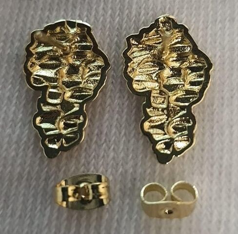 أقراط مسمارية مطلية بالذهب للارتداء اليومي in Kuwait