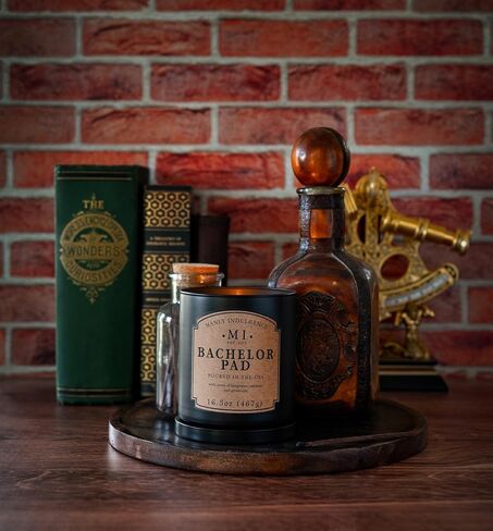 الشموع المعطرة Manly Indulgence للرجال | Last Call - طحلب البلوط ونجيل الهند والمسك | عطر ذكوري قوي، شموع طويلة الأمد للمنزل | شمع مزيج الصويا | 16.5 أونصة - حرق يصل إلى 60 ساعة | صنع في الولايات المتحدة الأمريكية in Kuwait