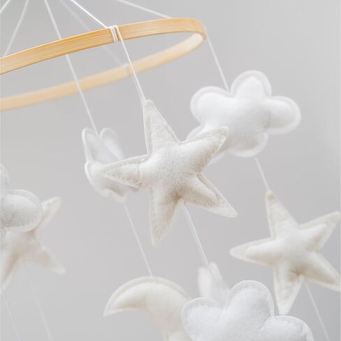 سرير أطفال ستار آند كلاودز - هاتف محمول جميل محايد للجنسين مع سحب بيضاء ونجوم in Kuwait