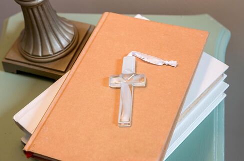 هدية الجد مصنوعة يدويا للتعليق على الحائط، تأكيد كروس بوي in Kuwait