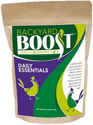 Backyard Boost Daily Essentials علف الدجاج | أغذية عالية البروتين للدجاج البياض | حقيبة 2.5 جنيه in Kuwait