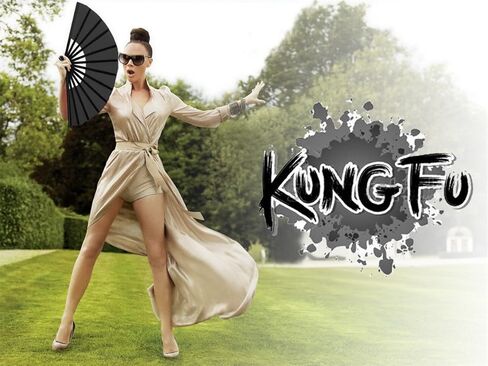 OMyTea Bamboo Large Rave Folding Hand Fan for Men/Women - Chinese Japanese Kung Fu Tai Chi Handheld Fan with Fabric Case - for Performance, Decorations, Dancing, Festival, Gift (Black) in Kuwait