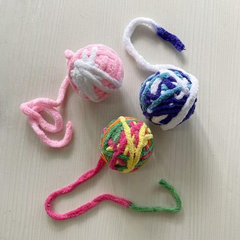Szecl 3Pcs Cat Yarn Ball with Bell Cat Teething Chew Chase Ball Pet Bite Rainbow Yarn Balls Cat Sticks to Chew Furry Rattle Ball Molar Ball Interactive Product for Kittens in Saudi Arabia