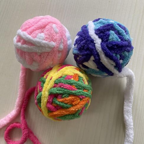 Szecl 3Pcs Cat Yarn Ball with Bell Cat Teething Chew Chase Ball Pet Bite Rainbow Yarn Balls Cat Sticks to Chew Furry Rattle Ball Molar Ball Interactive Product for Kittens in Saudi Arabia
