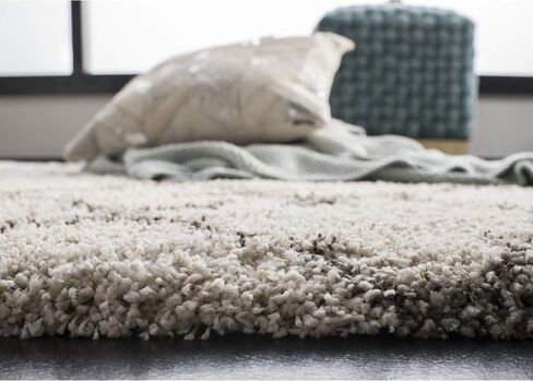 سجادة منطقة SAFAVIEH Hudson Shag - 8 × 10 بوصة، عاجي ورمادي، تصميم تعريشة مغربية، لا يتساقط ويسهل العناية به، سمك 2 بوصة مثالي للمناطق ذات الحركة العالية في غرفة المعيشة وغرفة النوم (SGH282A) in Saudi Arabia