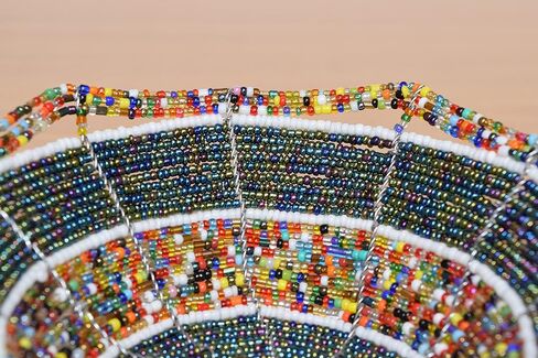 وعاء سلكي أفريقي صغير مطرز - وعاء مجوهرات ماساي - مصنوع يدويًا في كينيا - 6 بوصات، أخضر معدني in Kuwait