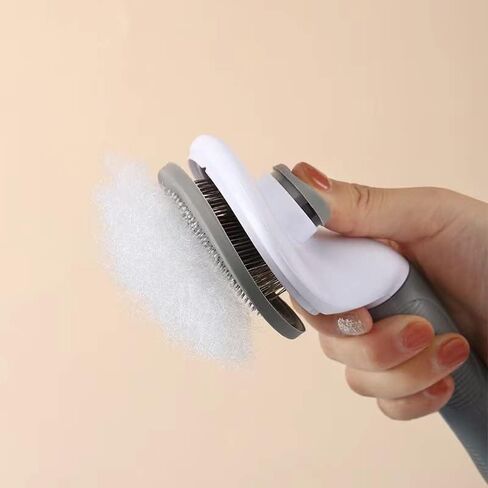 فرشاة تنظيف ذاتية للكلاب والقطط - فرشاة الكلاب المثالية لتساقط الشعر والفراء - مشط للعناية بالكلاب ذات الشعر الطويل والقصير والقطط والأرانب والمزيد، أداة إزالة الشعر، فرشاة للقطط (وردي) in Kuwait