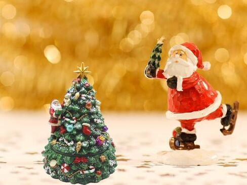 شجرة عيد الميلاد مع تيدي بير من لايت آدر، هدايا وموسيقى عيد الميلاد تلعب في مادة البولي الراتنج in Kuwait