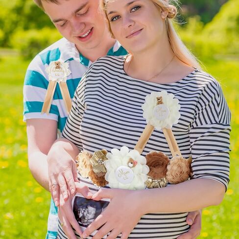 سوسوررو مجموعة دبابيس حمل من تيدي بير عبارة «Mommy to Be & Daddy to Be» حزام بطن لطيف على شكل زهرة هدية للكشف عن جنس المولود وديكورات حفلات استقبال المولود in Kuwait