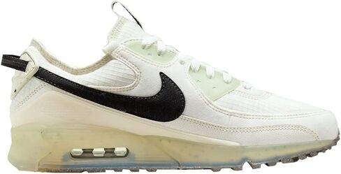 Nike Men's Sneaker in Saudi Arabia