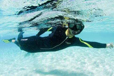 Cressi Men's Front-Zip Full Wetsuit for Water Activities - Bahia 2 mm Man: Designed in Italy by Cressi in Saudi Arabia