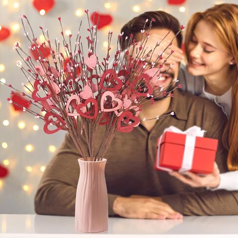 Phliofd 8 قطع ديكور عيد الحب، 23.5 سم طولًا صناعيًا لعيد الحب زهور التوت ينبع مع قلب خشبي أحمر وردي هدايا عيد الحب لذكرى الزفاف وديكور طاولة المنزل in Kuwait