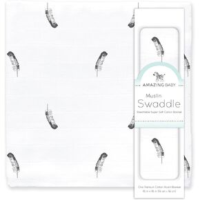 بطانيات Amazing Baby Swaddle Studio Milestone Muslin، مجموعة من 3، إكليل محبوب، أسود ناعم in Kuwait